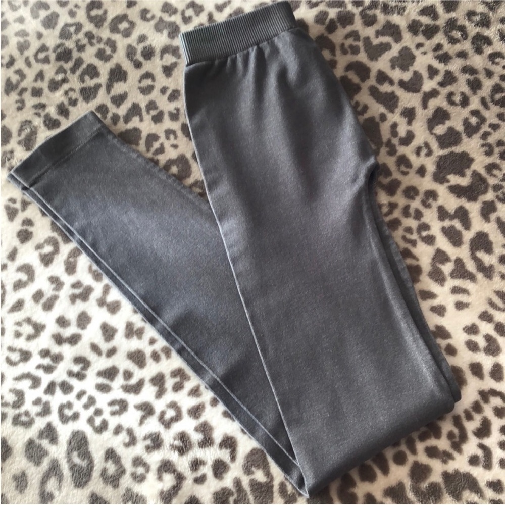 Nikibiki Long Leggings in Gray One Size